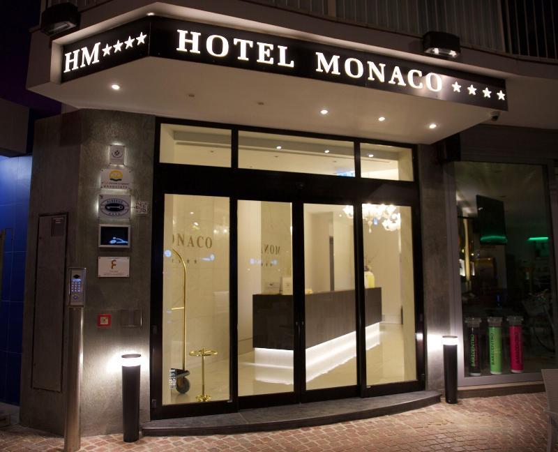 ליגננו סביאדורו Monaco Suites Hotel מראה חיצוני תמונה