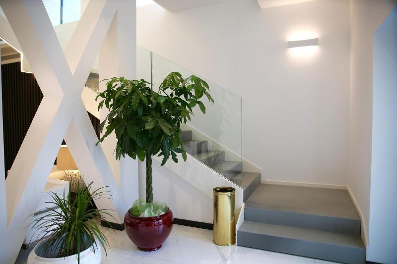 ליגננו סביאדורו Monaco Suites Hotel מראה חיצוני תמונה