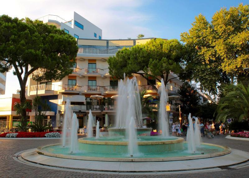 ליגננו סביאדורו Monaco Suites Hotel מראה חיצוני תמונה