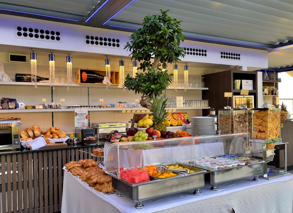 ליגננו סביאדורו Monaco Suites Hotel מראה חיצוני תמונה