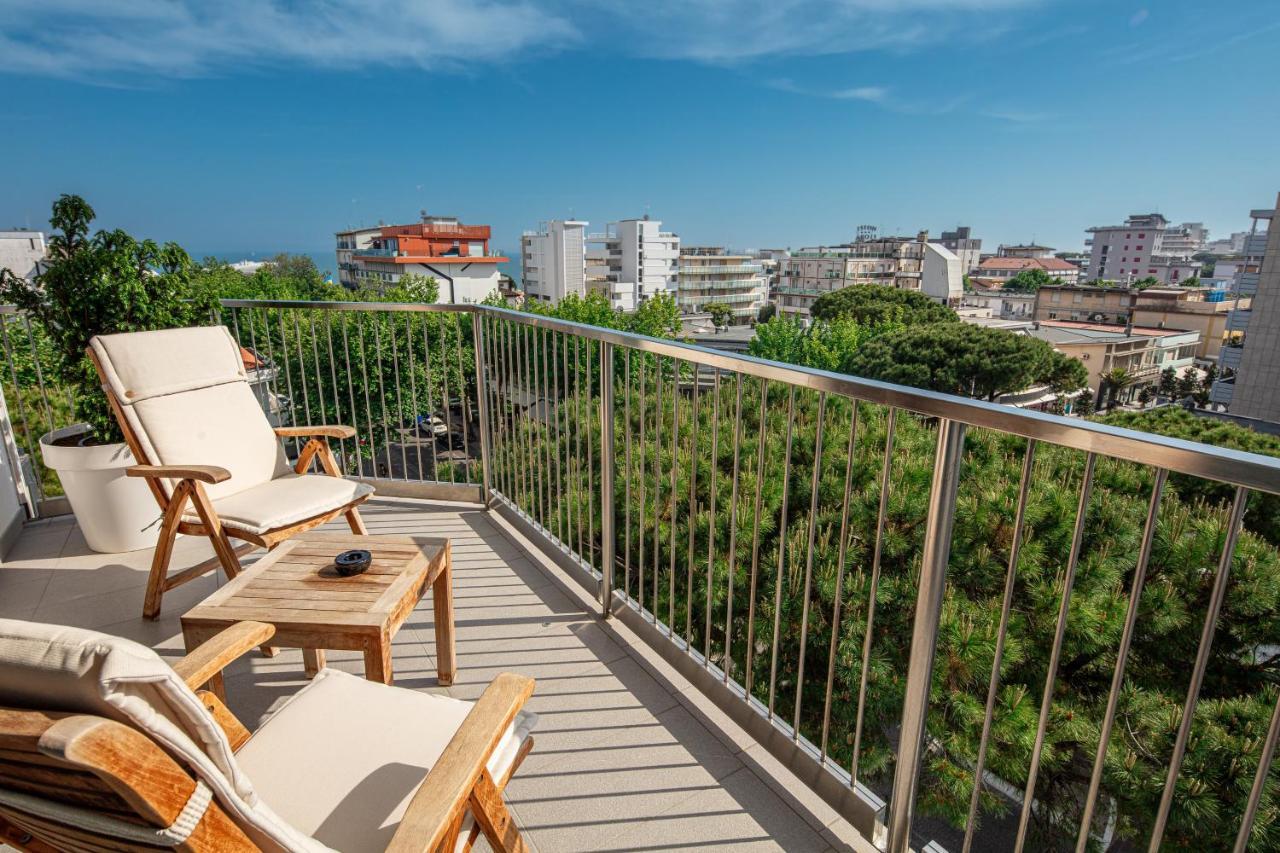 ליגננו סביאדורו Monaco Suites Hotel מראה חיצוני תמונה
