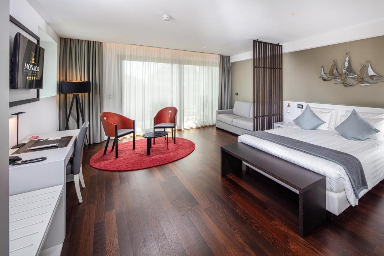 ליגננו סביאדורו Monaco Suites Hotel מראה חיצוני תמונה