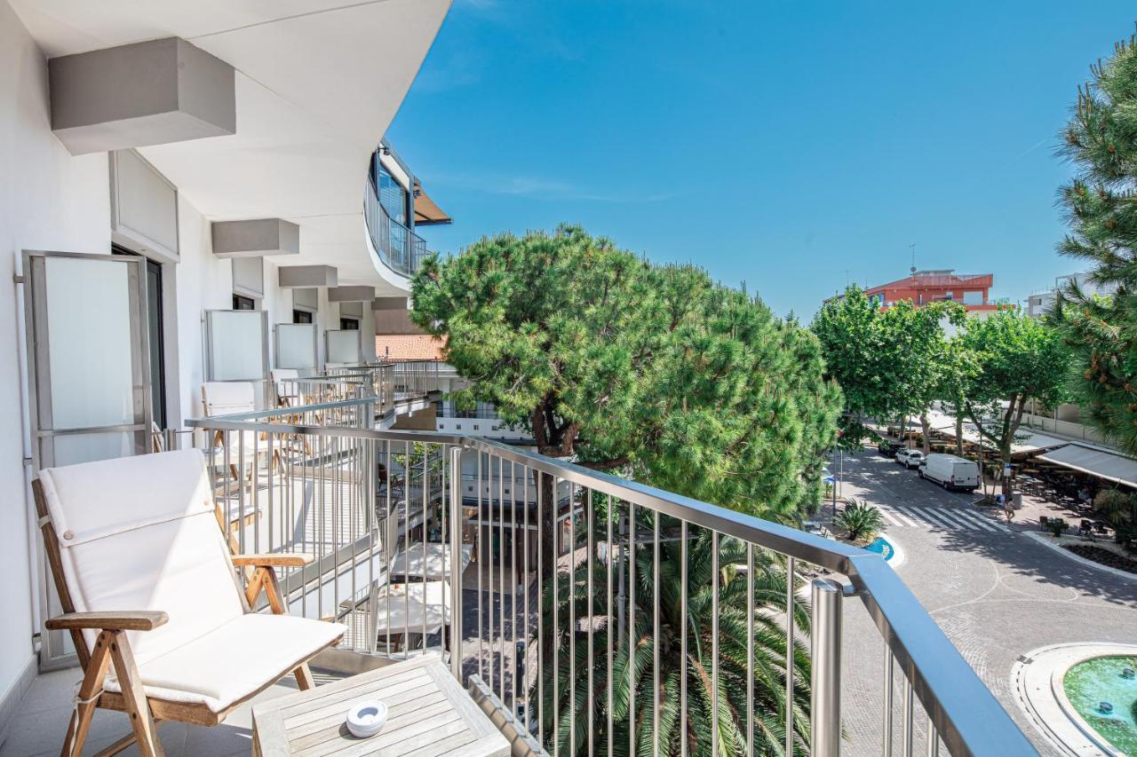 ליגננו סביאדורו Monaco Suites Hotel מראה חיצוני תמונה